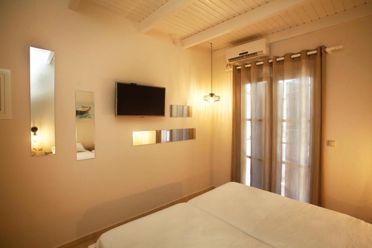 Studios Vasilis Agia Marina  Luaran gambar